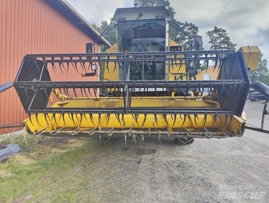 Sampo-Rosenlew 2050 Combine harvesters