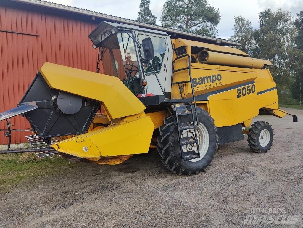 Sampo-Rosenlew 2050 Combine harvesters