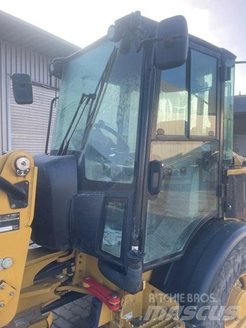 CAT 906 Wheel loaders