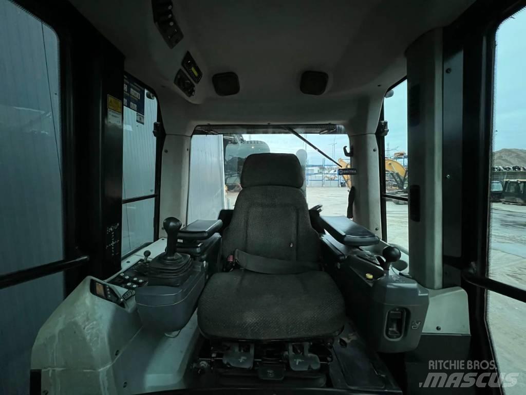 CAT 963D Crawler loaders