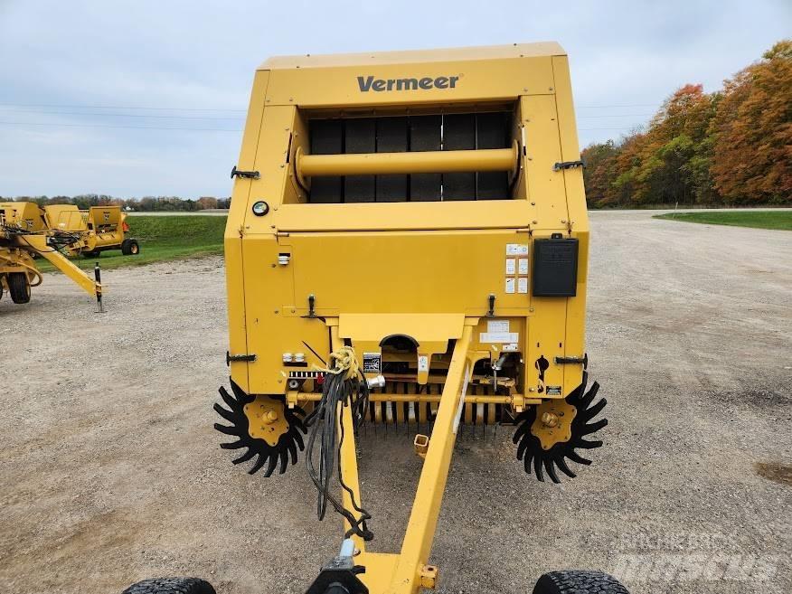 Vermeer 504N Round balers