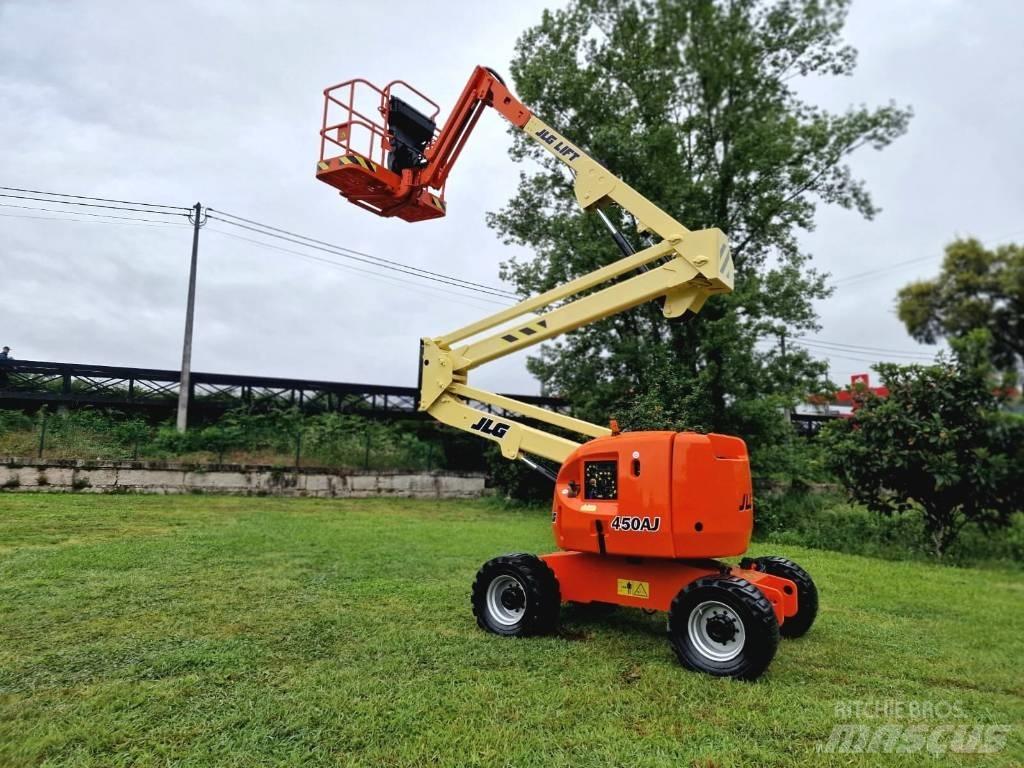 JLG 450 AJ Articulated boom lifts