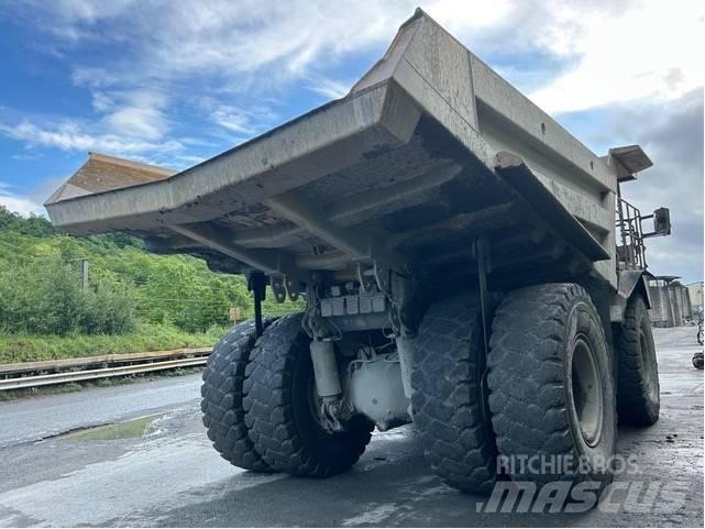 Komatsu HD605-7 Rigid dump trucks