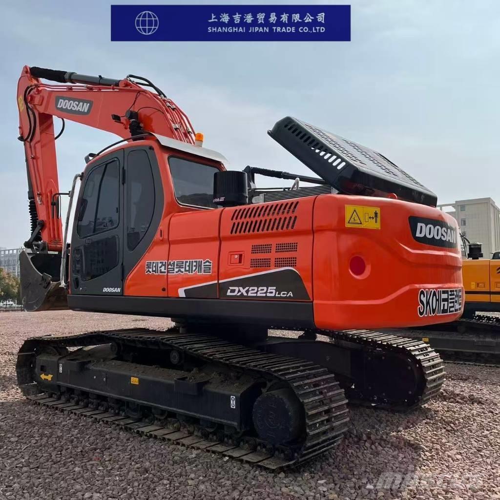 Doosan DX 225 Crawler excavators