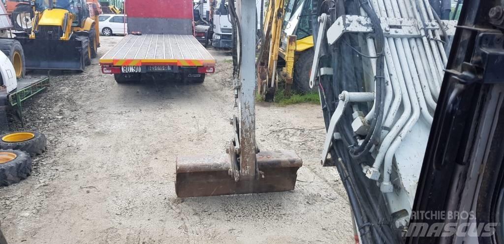 Takeuchi TB180 Other loading and digging and accessories