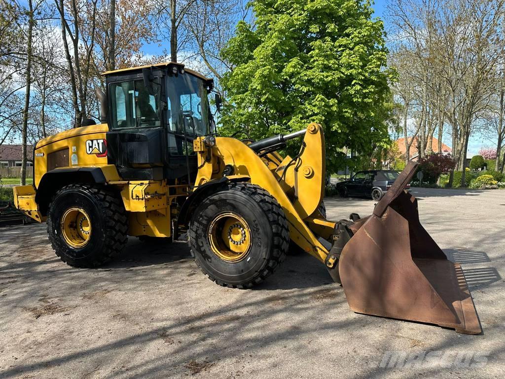 CAT 930 Wheel loaders
