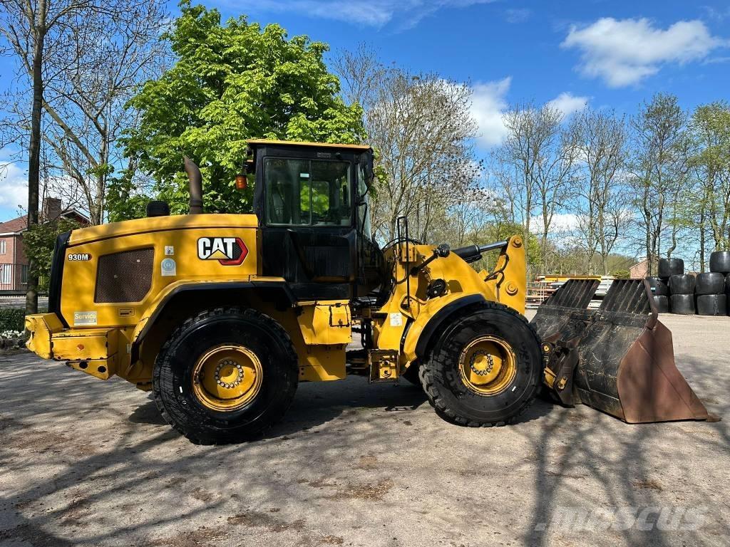 CAT 930 Wheel loaders