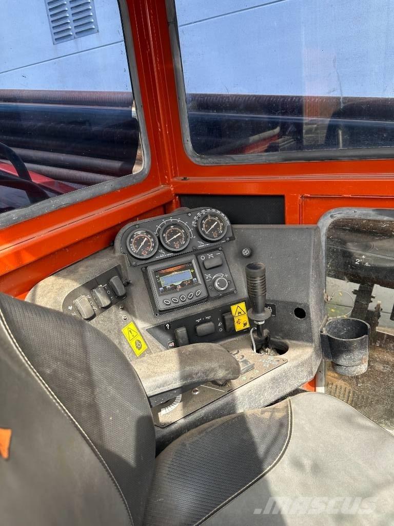 Ditch Witch JT 20 Horizontal Directional Drilling Equipment