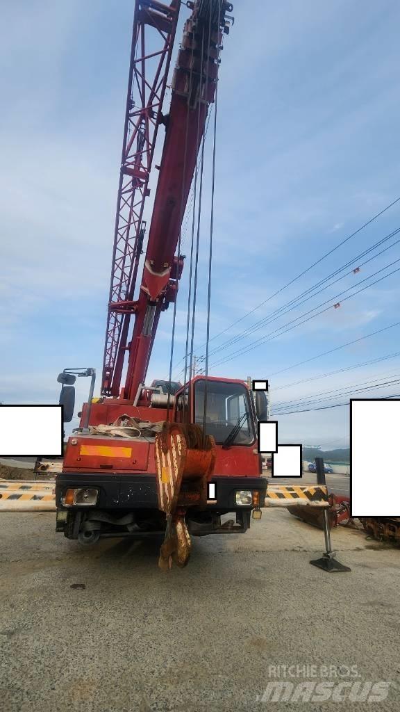 Liebherr LTM 1055-1 All terrain cranes