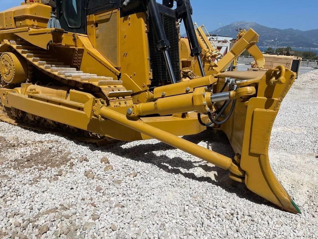 CAT D9N Crawler dozers