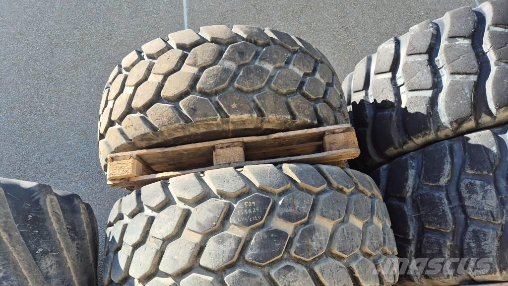Bridgestone 23.5R25 Tyres, wheels and rims