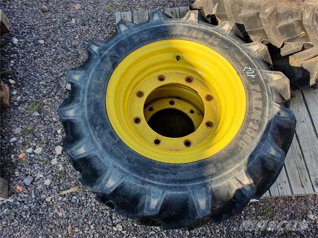 BKT 250/80-16 x2 Tyres, wheels and rims