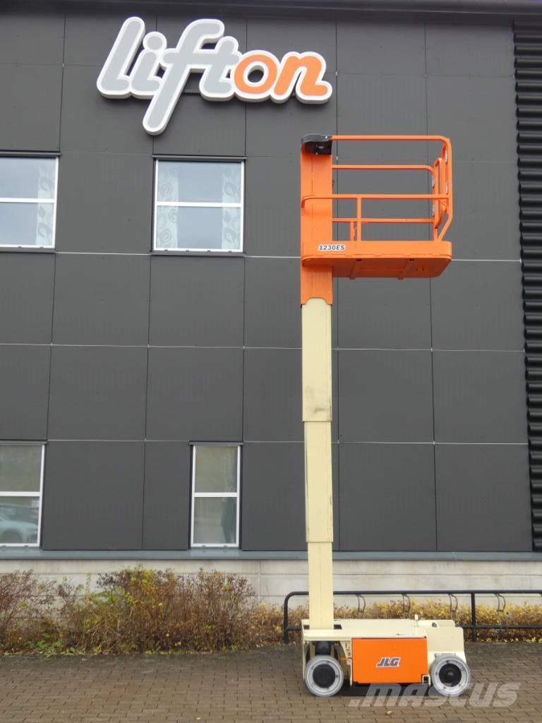 JLG 1230 ES Vertical mast lifts