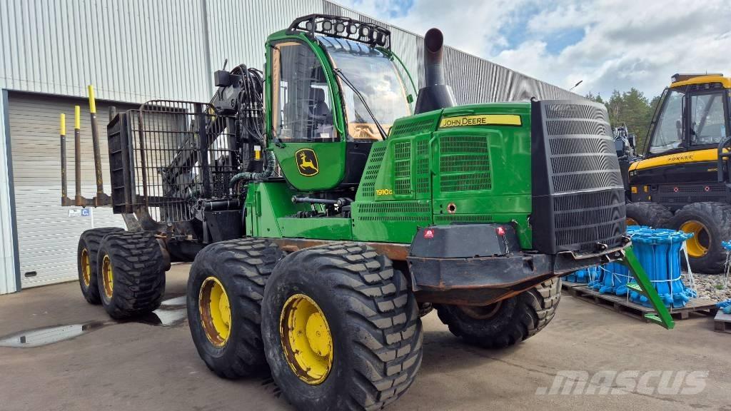John Deere 1910 G Forwarders