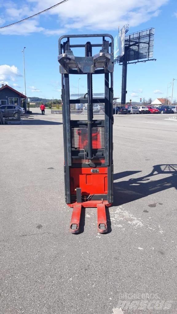 Linde L14 Pedestrian stacker