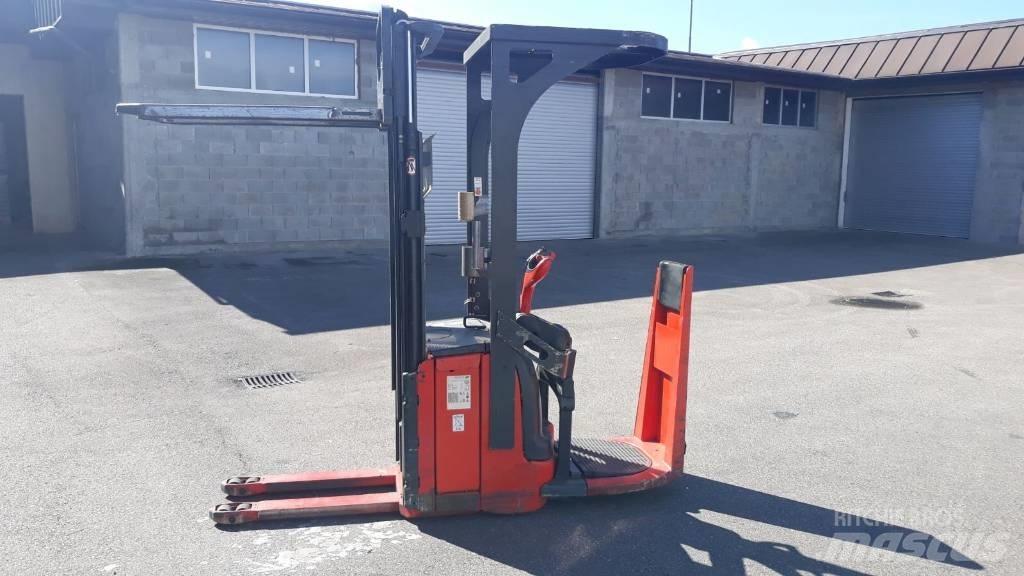 Linde L14 Pedestrian stacker