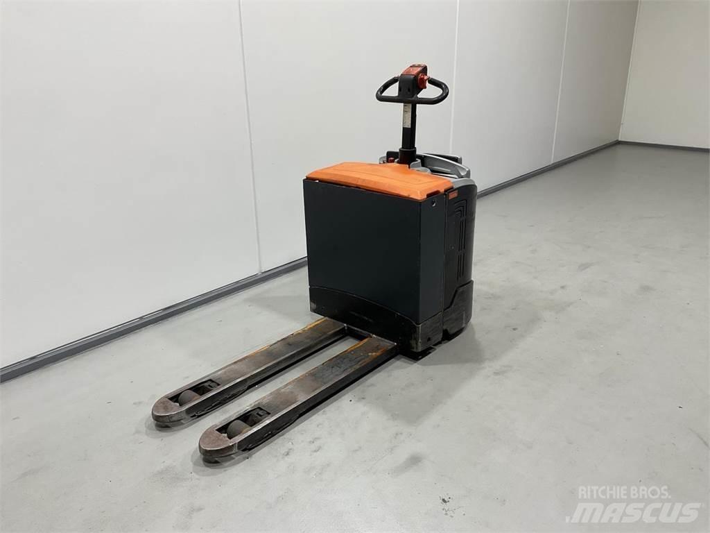 Rocla TP20AC Low lifter with platform