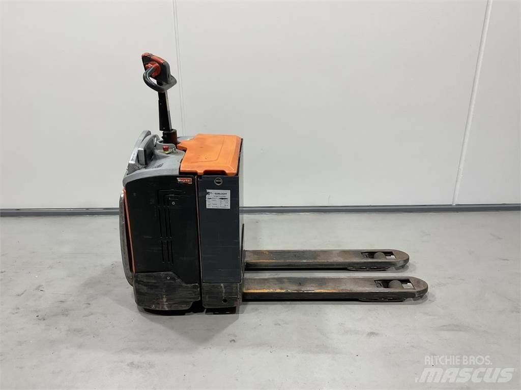 Rocla TP20AC Low lifter with platform