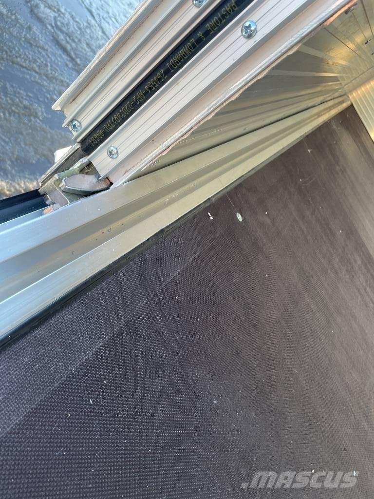 Volvo FM 330 Box body trucks