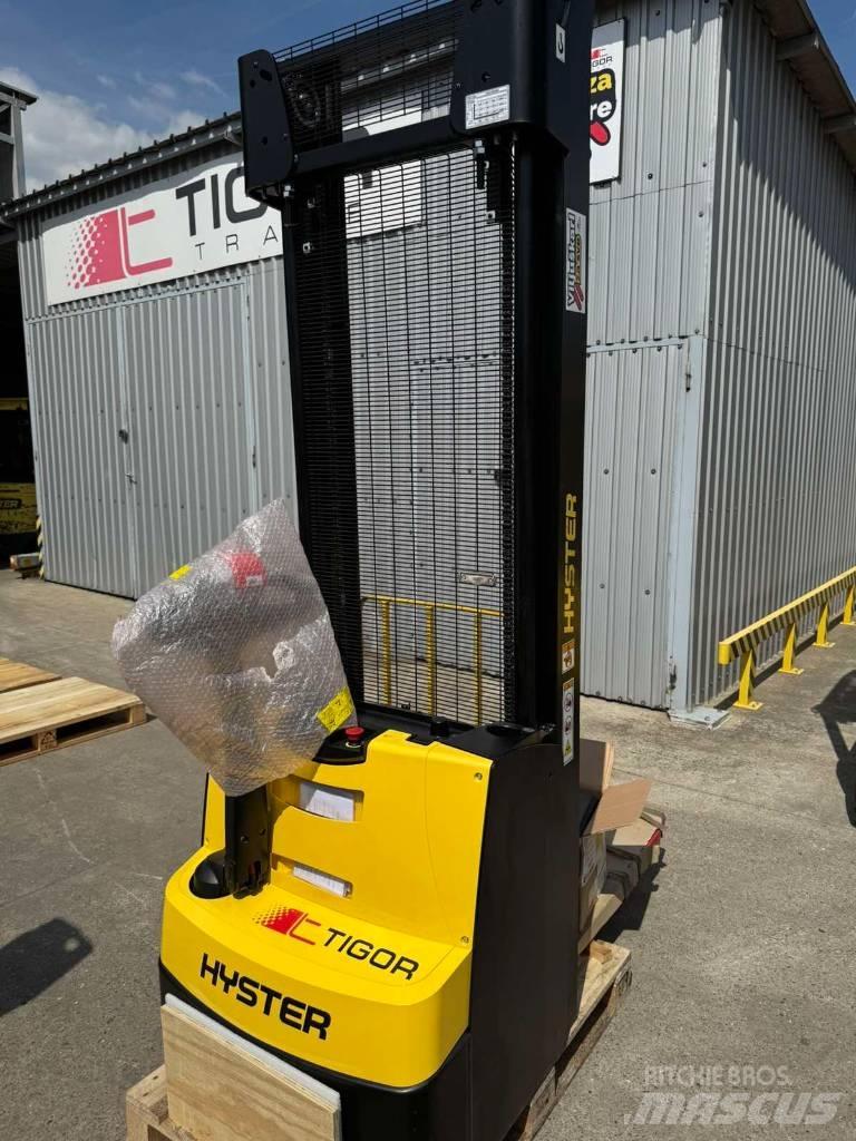 Hyster s1.4 Pedestrian stacker