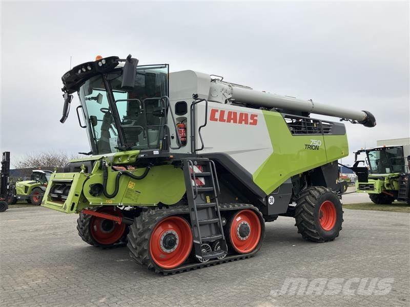 CLAAS TRION 750 TT Combine harvesters