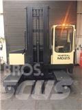 Hubtex MD25 Sideloaders