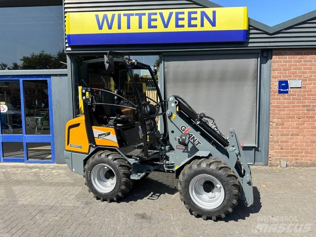 GiANT G 2500 HD Multi purpose loaders