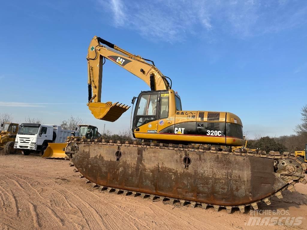 CAT 320 C L Amphibious Excavators