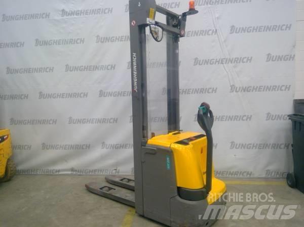 Jungheinrich EJC 220 Pedestrian stacker
