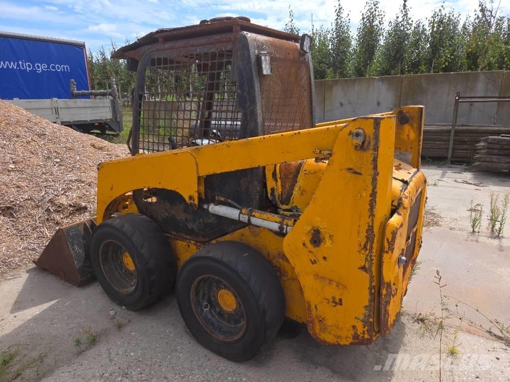 Komatsu SK 714 Skid steer loaders