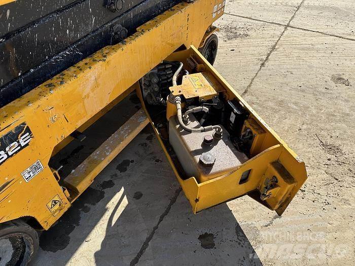 JCB S2032E Scissor lifts