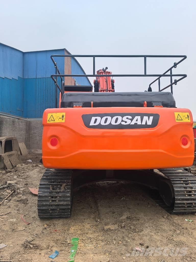 Doosan DX300 Crawler excavators