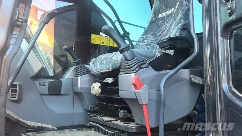 Doosan DX300 Crawler excavators