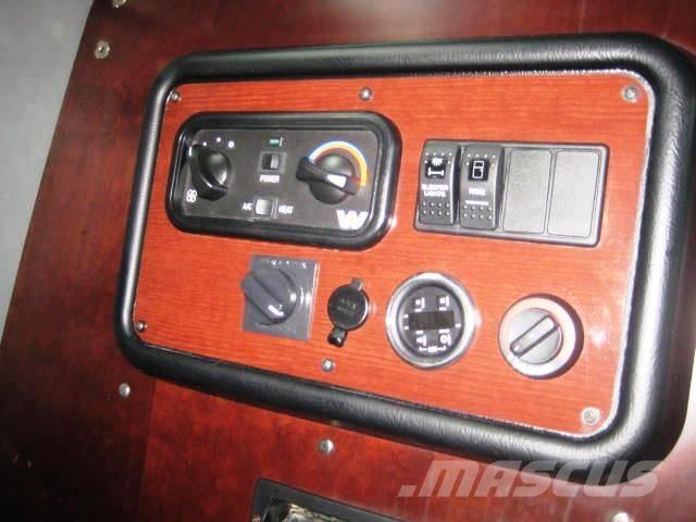 Western Star 5700 XE Tractor Units