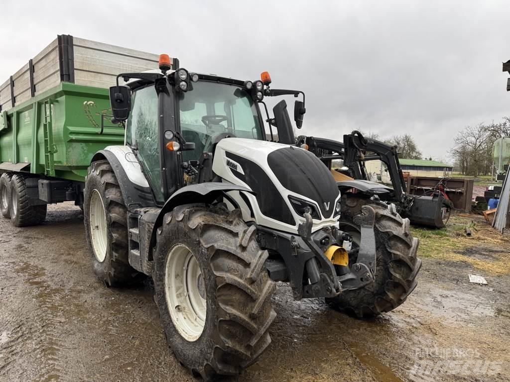 Valtra N174 Tractors