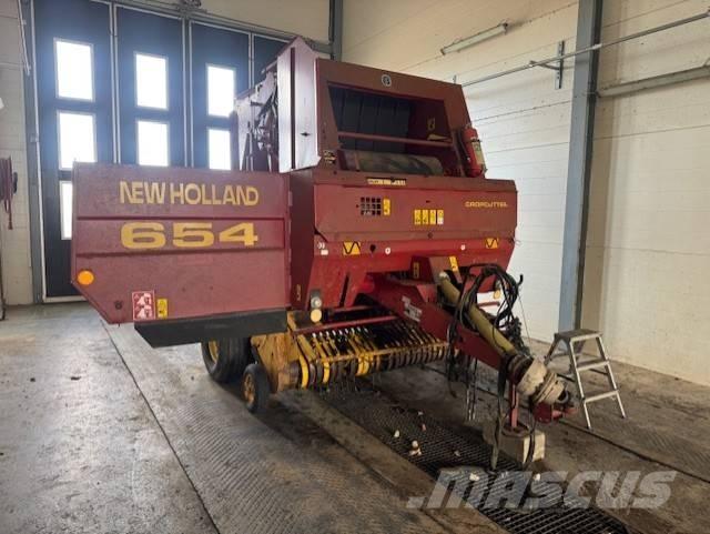 New Holland 654 Round balers