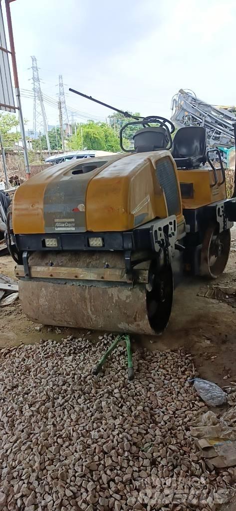  戴勒派克  DYNAPAC1250 Twin drum rollers