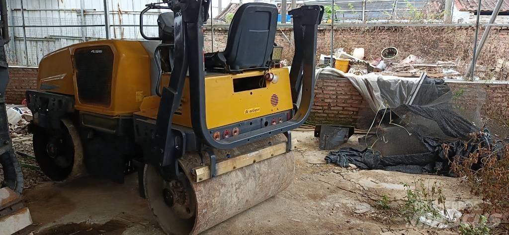  戴勒派克  DYNAPAC1250 Twin drum rollers