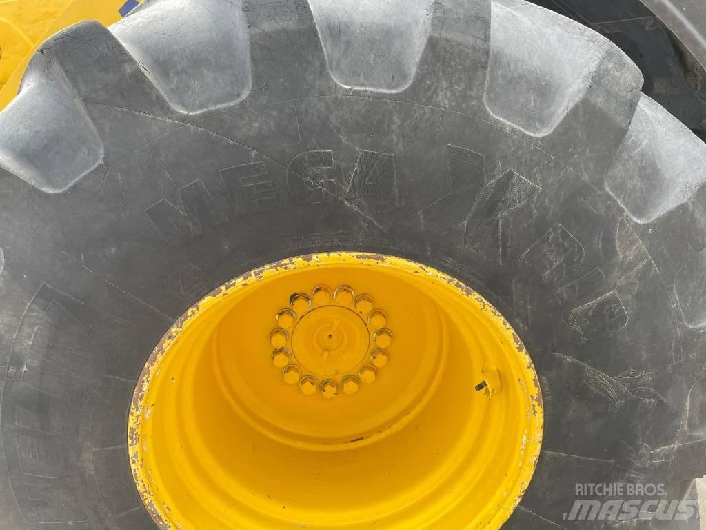 Komatsu WA320-8 Wheel loaders
