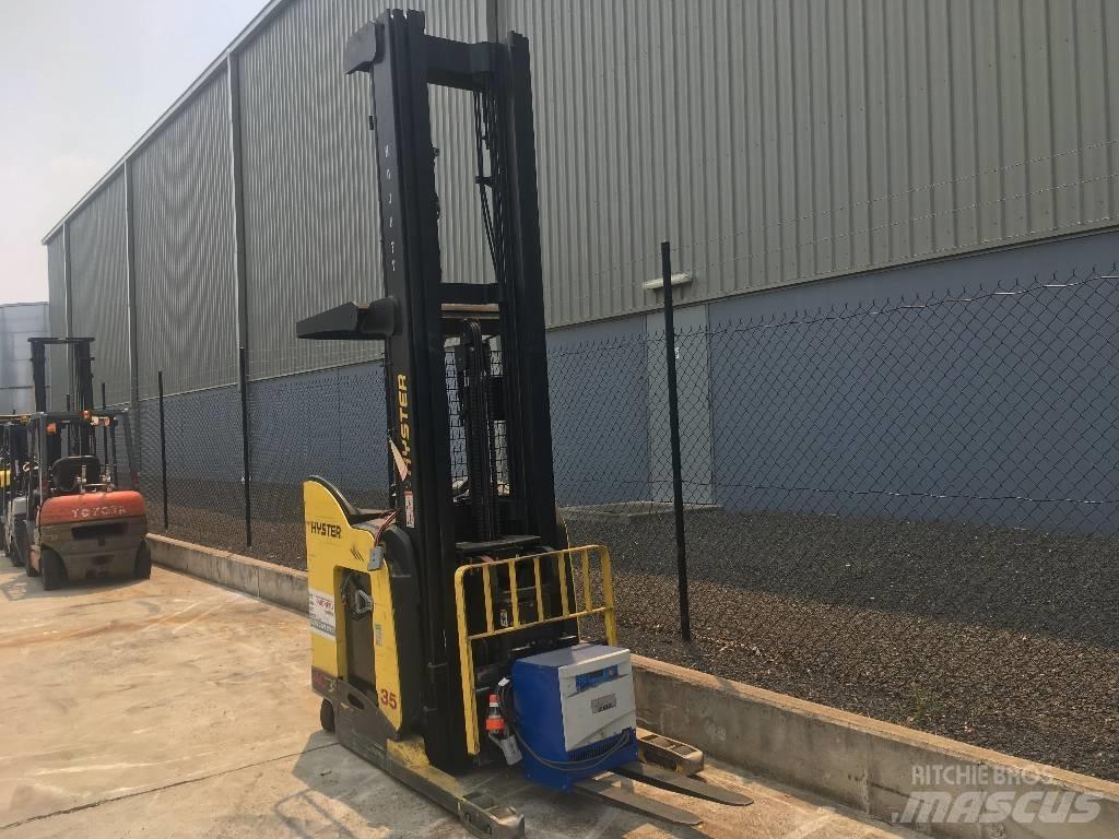 Hyster N35ZDR Reach trucks