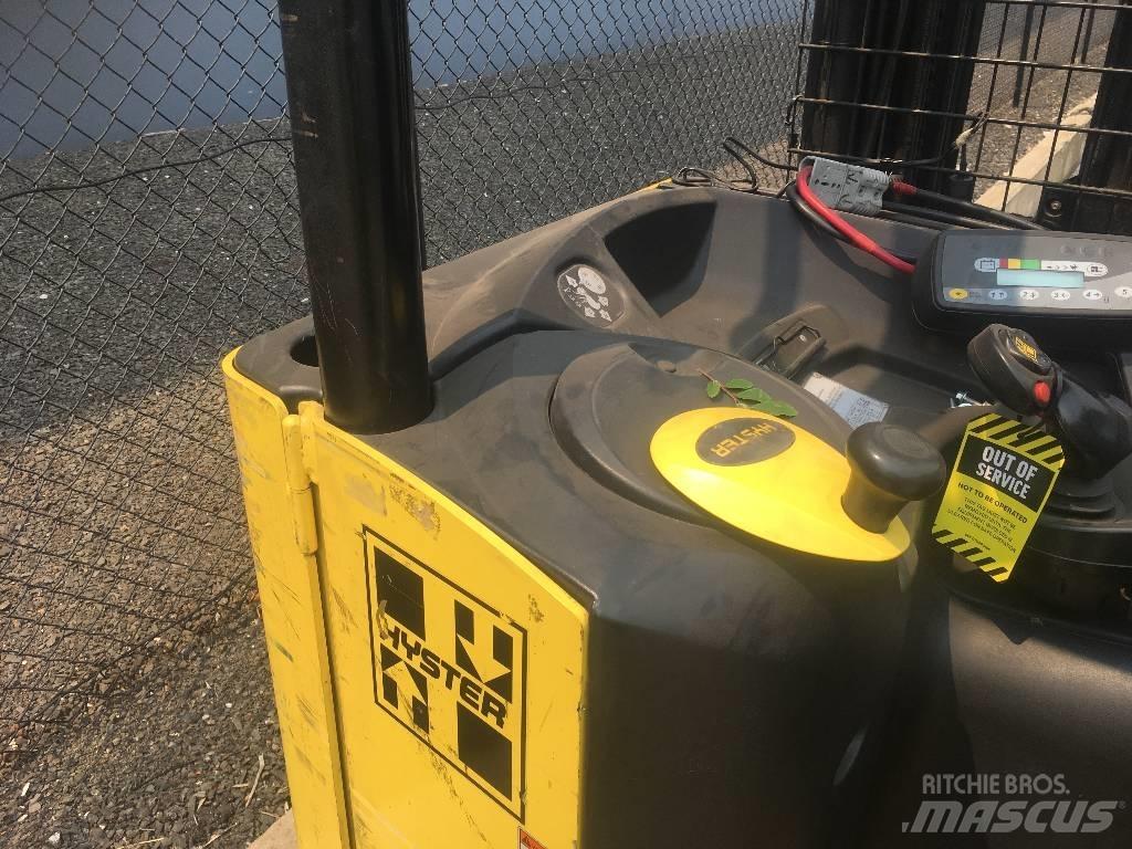Hyster N35ZDR Reach trucks