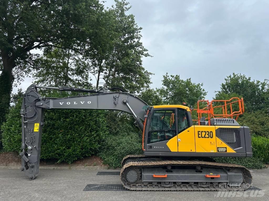 Volvo EC 230 Crawler excavators