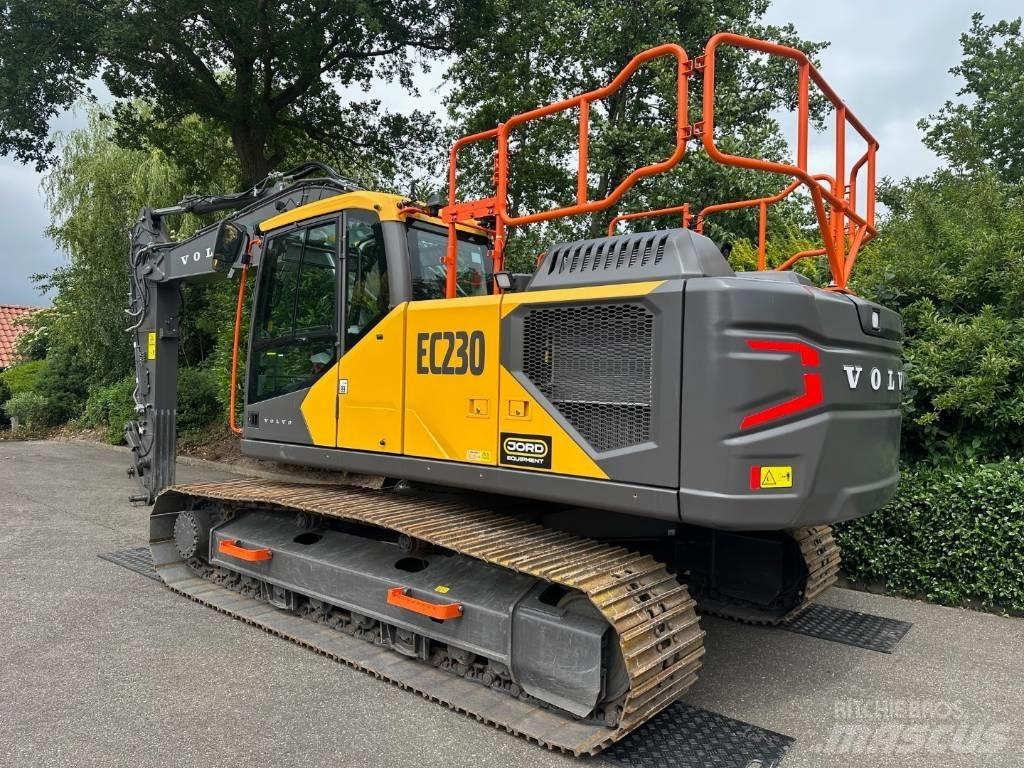 Volvo EC 230 Crawler excavators