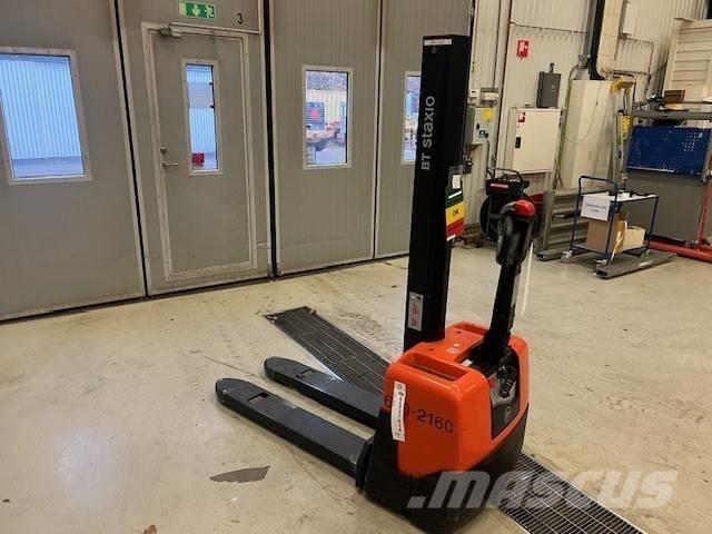 BT Toyota HWE 100 Pedestrian stacker