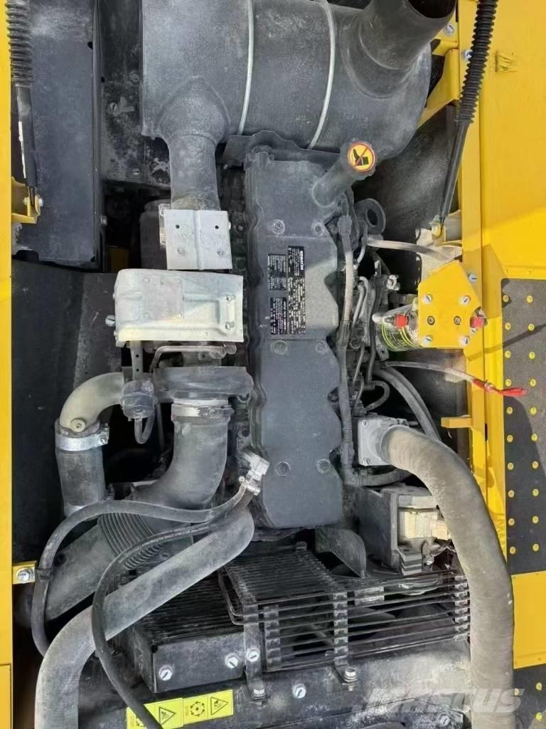 Komatsu PC 220 Crawler excavators