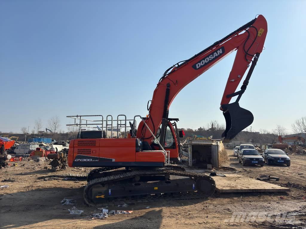 Doosan DX300 Crawler excavators