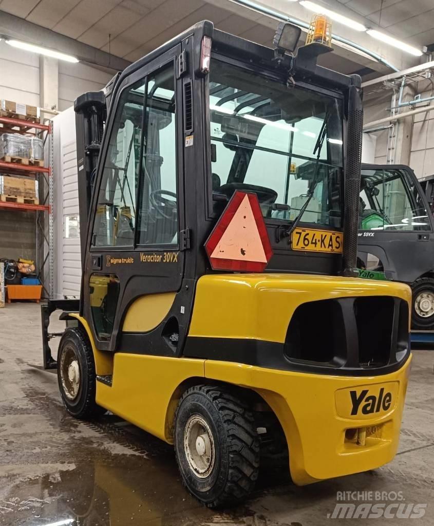 Yale GDP30VX Diesel trucks