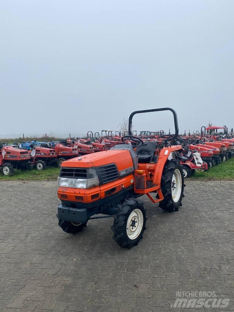 Kubota GL 220 Compact tractors