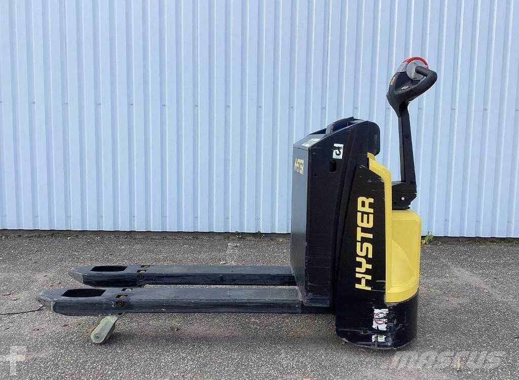 Hyster P2.0 Self propelled stackers