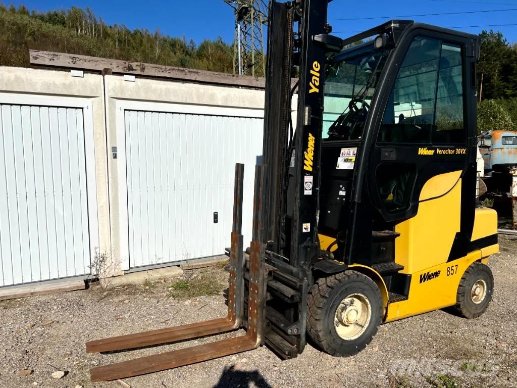 Yale GLP 030 VX LPG trucks